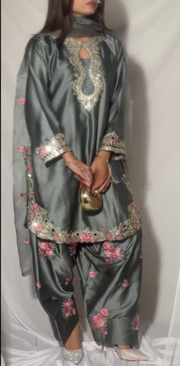 Farshi Palazzo Suit